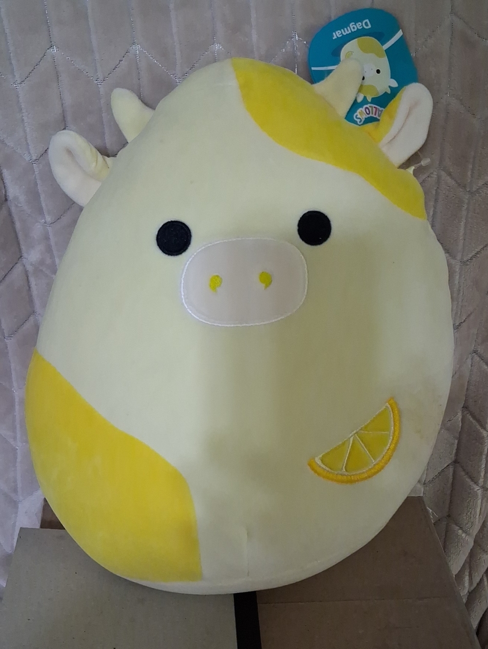 Squishmellow Dagmar The Yellow Lemon Cow. Rare